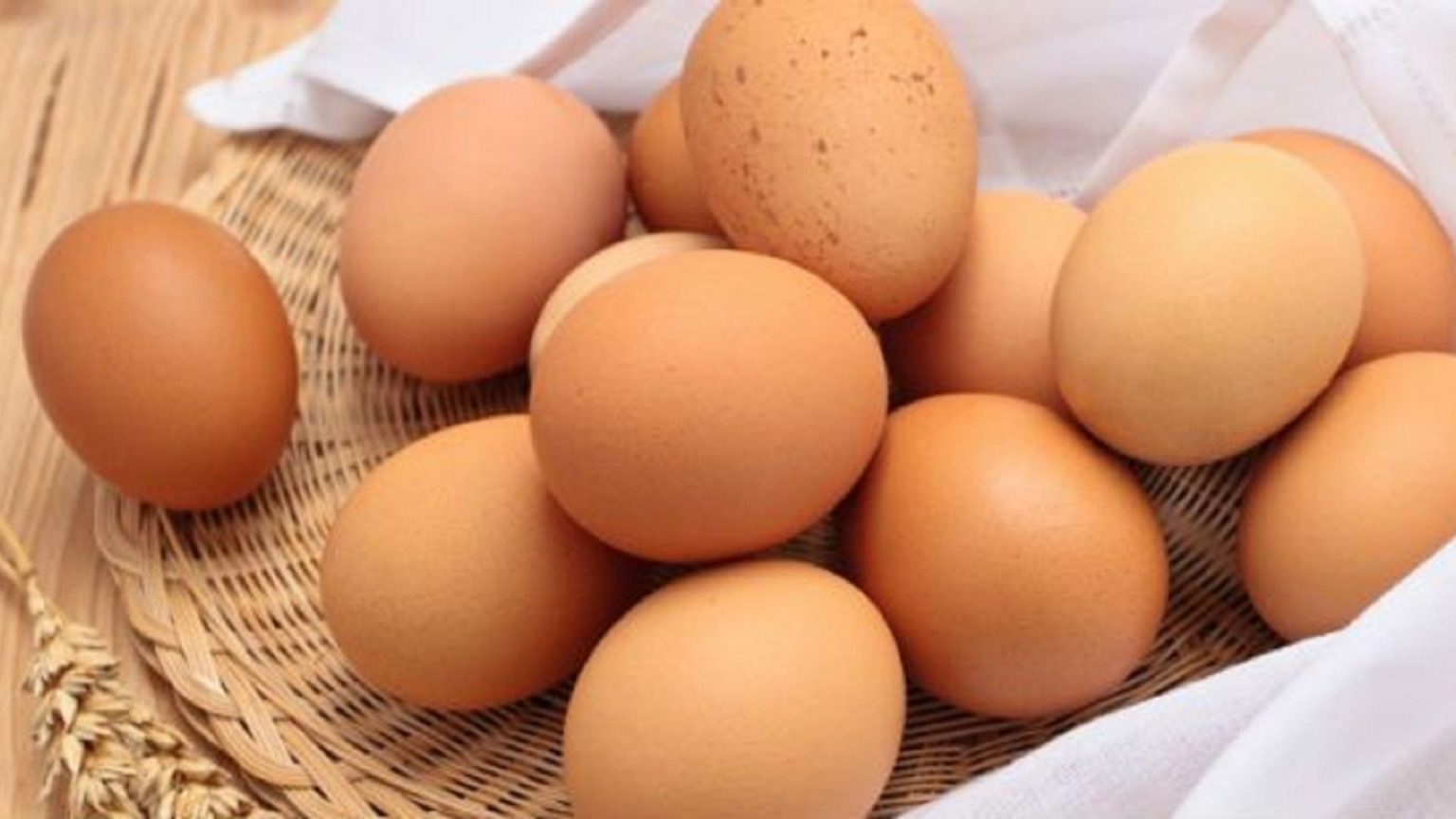 Are brown eggs healthier than white? The difference may shock you